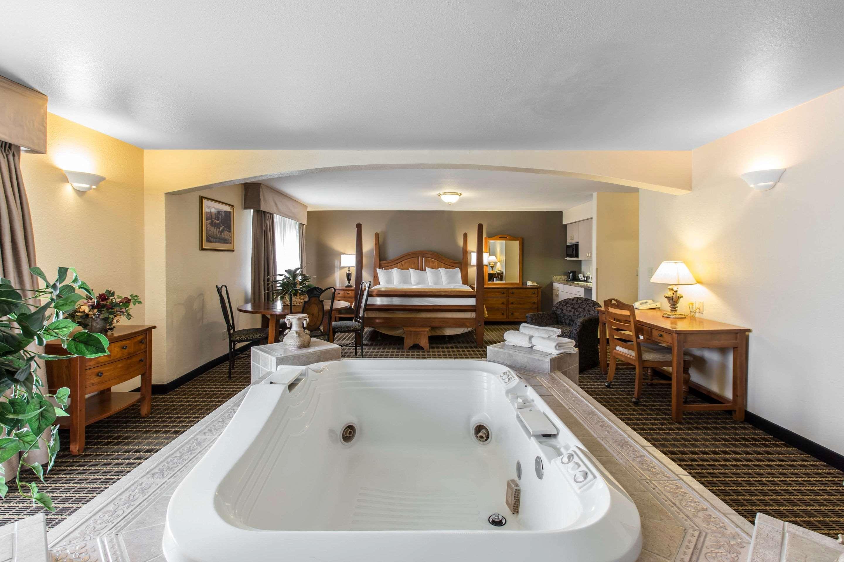 Quality Inn And Suites Silverthorne - Copper Mountain Екстериор снимка